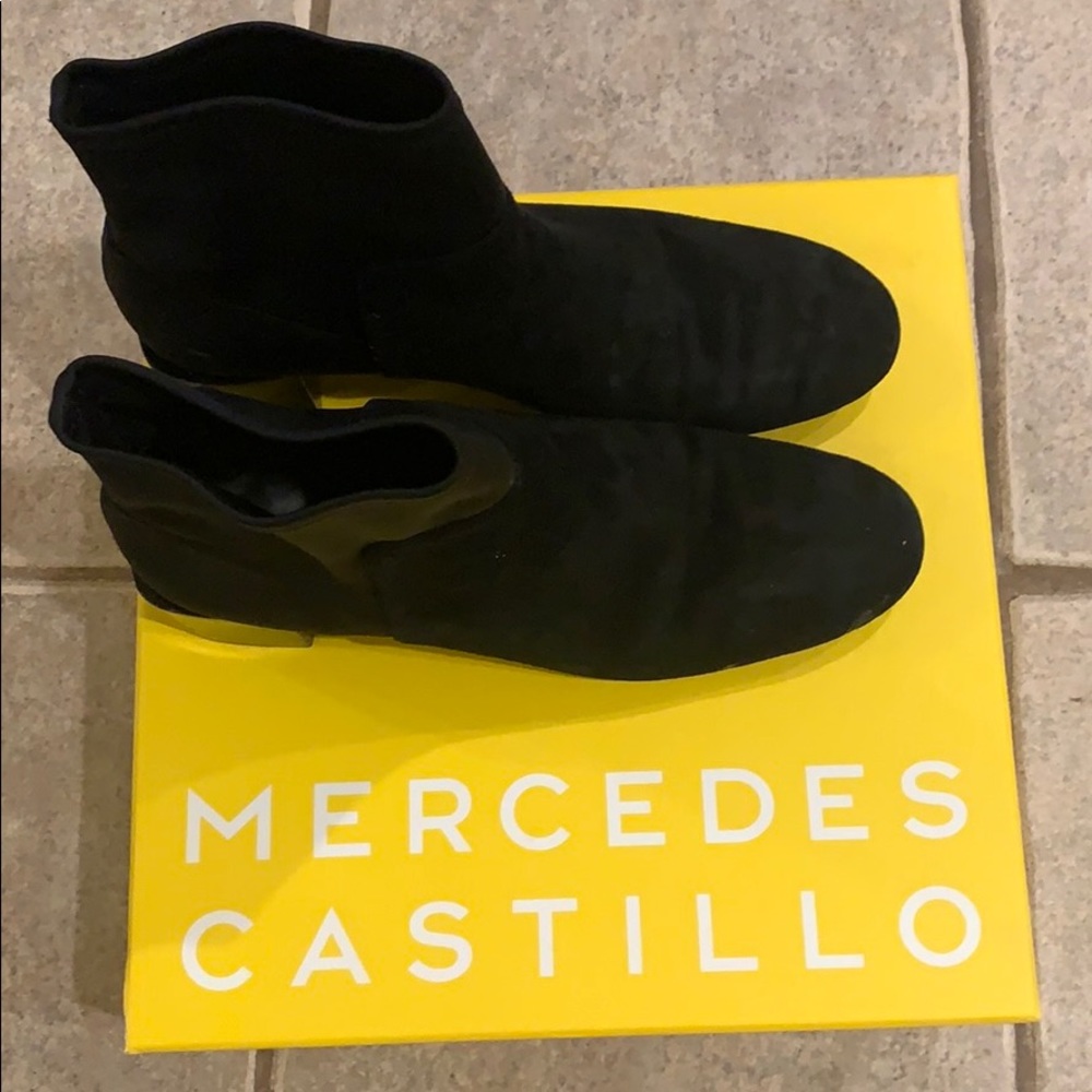 Mercedes Castillo Inez Black Mid Block Heel